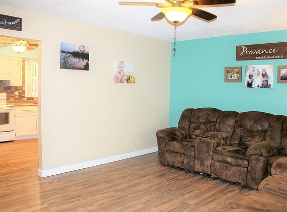 5th image of 555 S Vermillion St