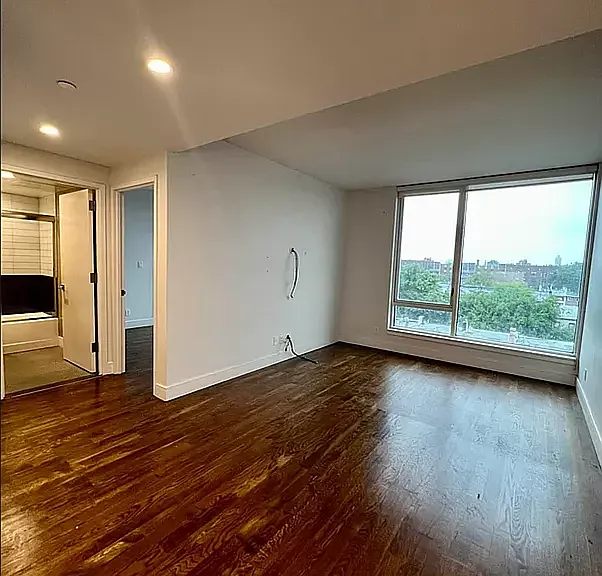843-847 Lexington Ave #4L — Photo 3