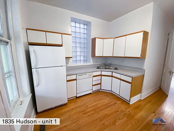 4th image of 1835 N Hudson Ave #2