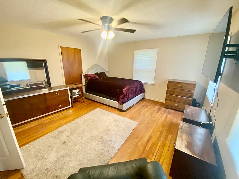 317 Byrd St #4 — Photo 6