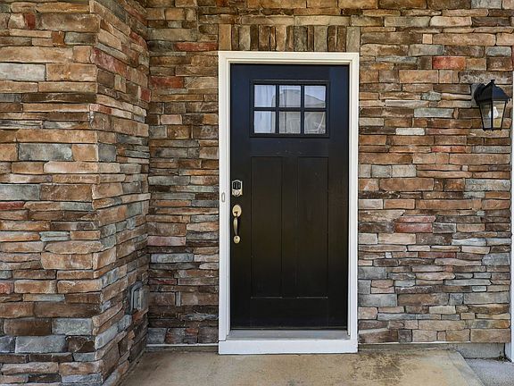 3rd image of 417 June Gold Ln