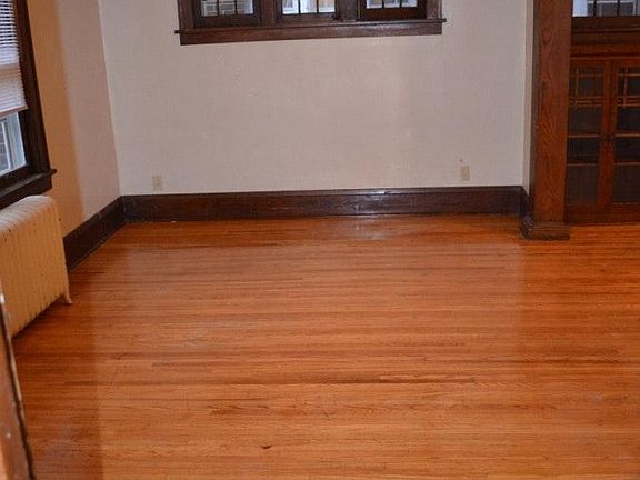 3rd image of 408 Lexington Pkwy N APT 1