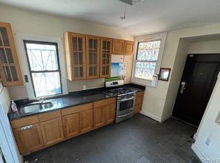 2567 Poe Pl, Bronx, NY 10458