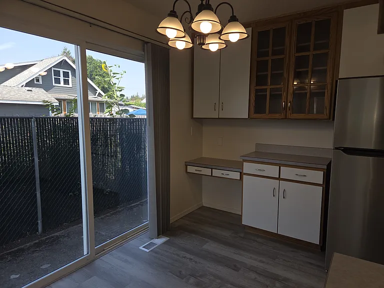 317 E Dodge St #1 — Photo 10