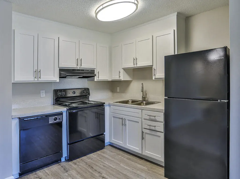 Ashbrook Village — Photo 4