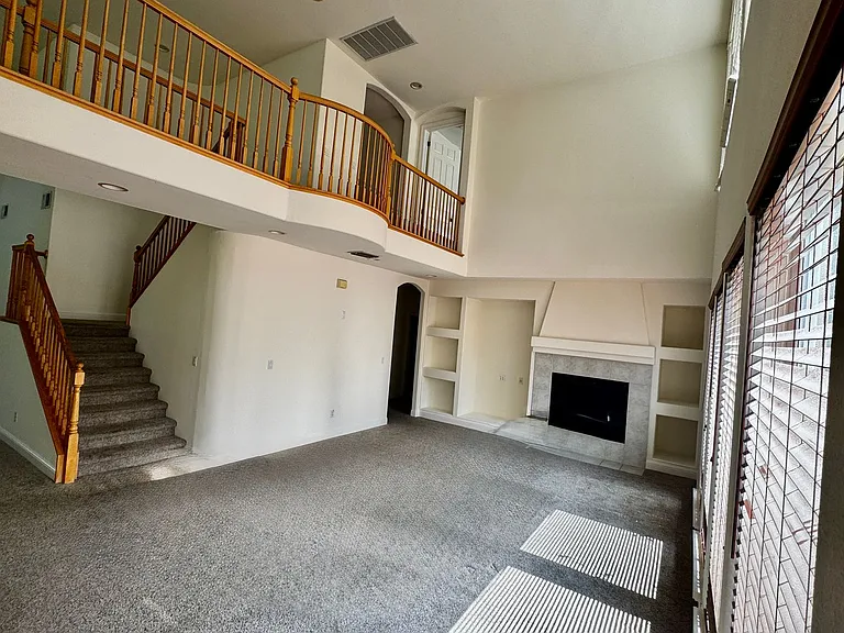 1902 Foster Way — Photo 9