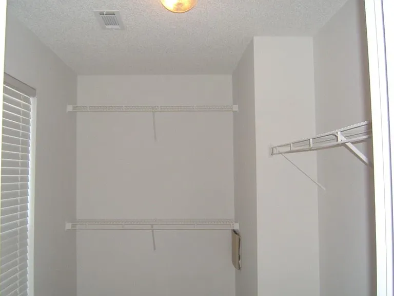 7202 Georges Way — Photo 8