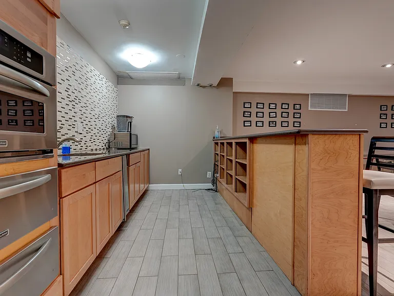 1900 Lyttonsville Rd #110 — Photo 32