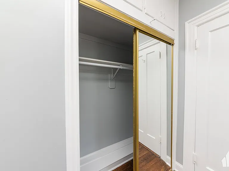 312 Lee St #1 — Photo 8