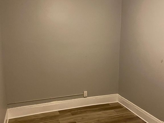 3rd image of 20419 Jamaica Ave #2R