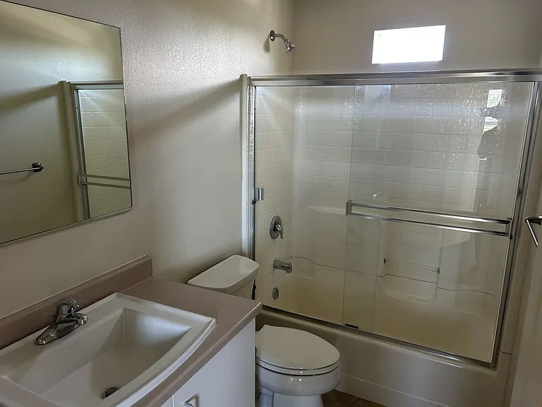 445 Southwest Blvd #10 — Photo 21