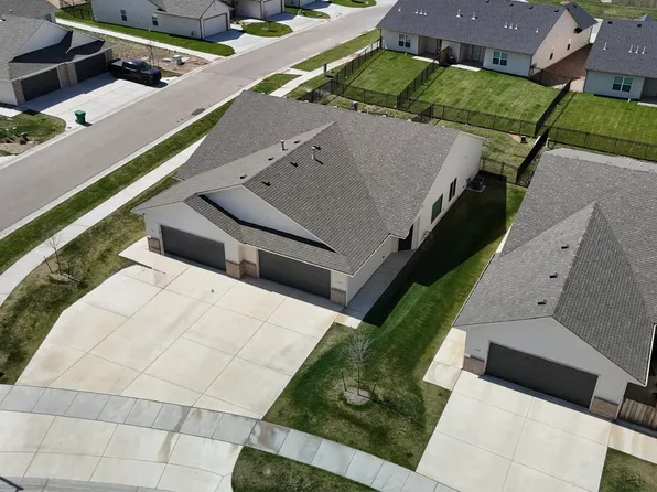 1737-1739 S Limuel St, Wichita, KS 67235