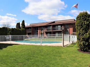 1270 Wisconsin St APT 204A, Lake Geneva, WI 53147