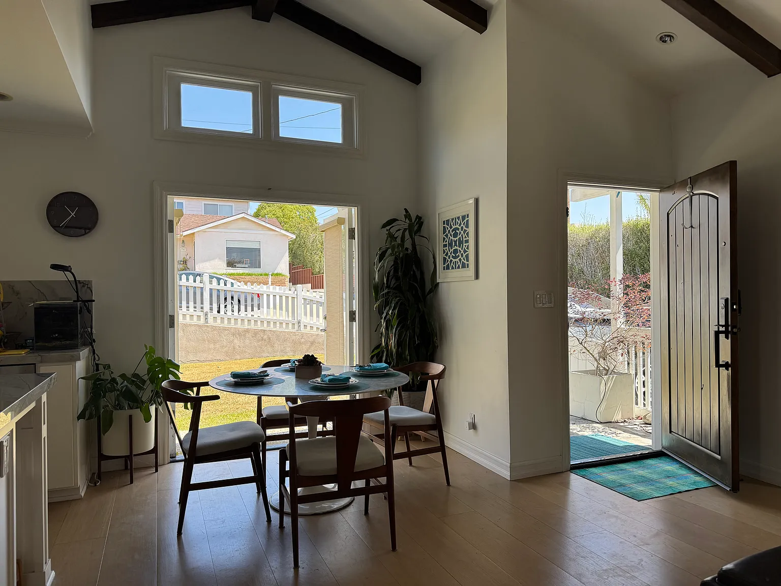 4 bed, 1950 sqft, $9,000 — Photo 4