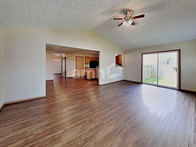 4308 Shady Meadows Dr — Photo 10