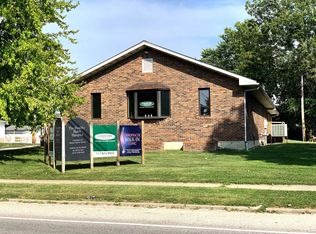 222 N Main St, White Hall, IL 62092
