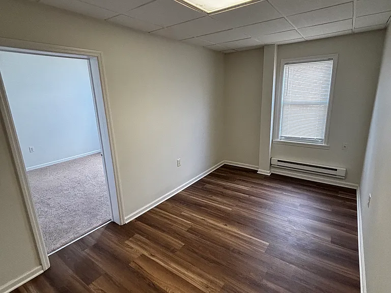 667 Green St #4 — Photo 4