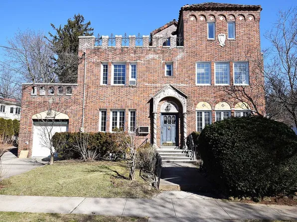 17 Hillside Ave, Great Neck, NY 11021