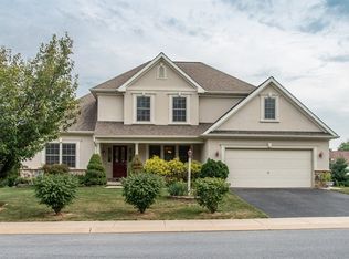 202 Round Hill Ln, Lancaster, PA