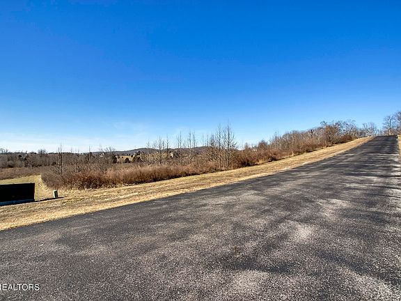 4th image of 435 Water View Dr