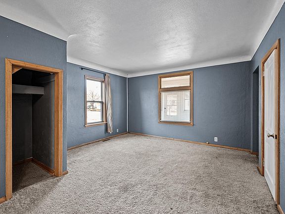 5th image of 617 2nd Ave S