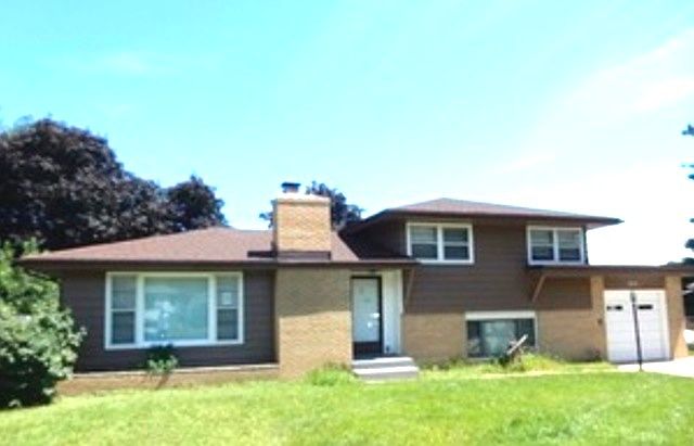 1st image of 814 Horseshoe Dr