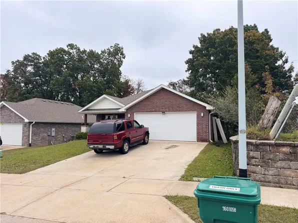1676 S K Pl, Rogers, AR 72756