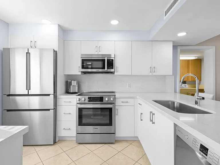 501 S Seas Dr #206 — Photo 8