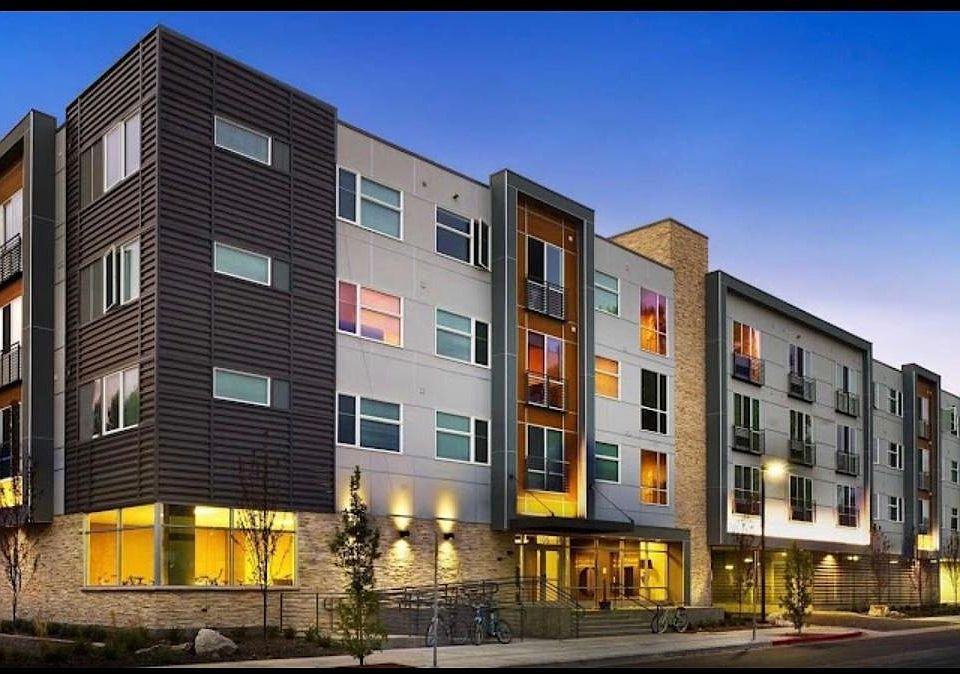 2nd image of 1570 S Lusk Pl APT 442