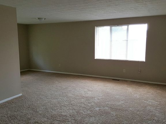 3rd image of 7386 Damascus Dr
