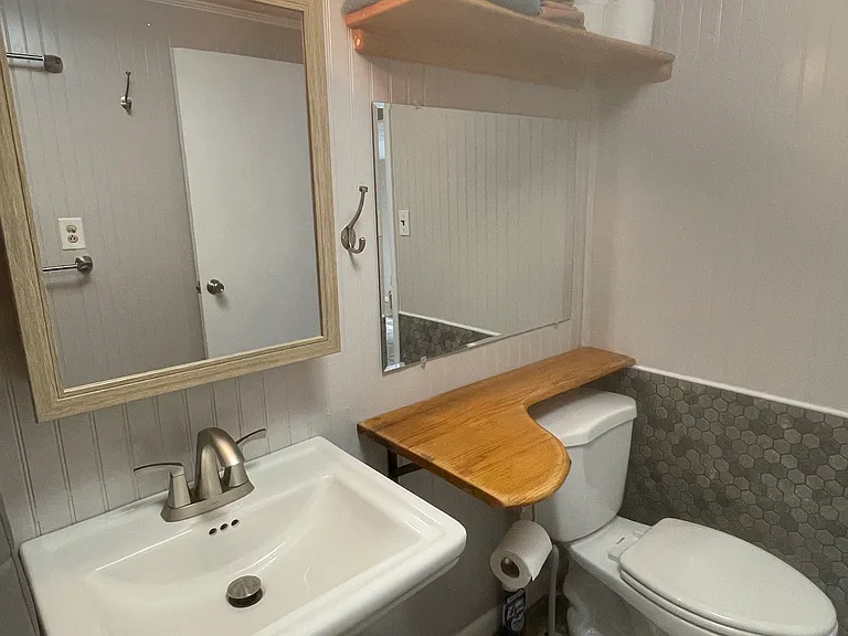 22252 Lincoln Cir — Photo 19