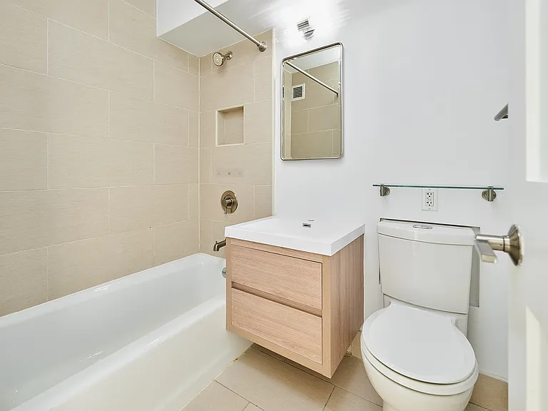225 E 63rd St #LF — Photo 6