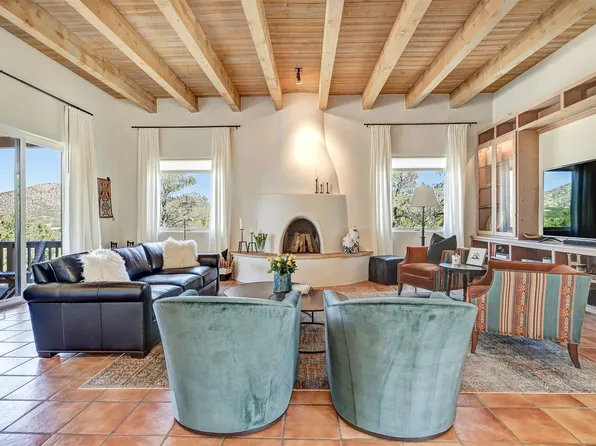 20 Agua Viviendo, Santa Fe, NM 87508
