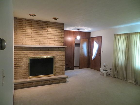 3rd image of 40226 N Glendale Ave