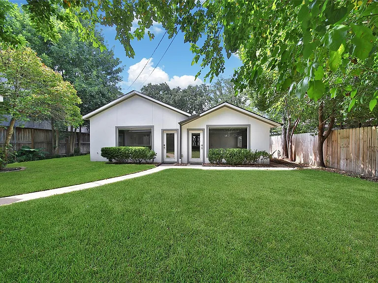 2206 Saxon Dr — Photo 39