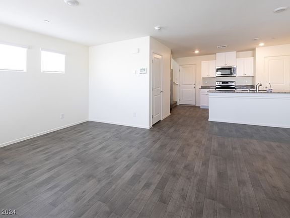 5th image of 340 Summer Sparrow Ave