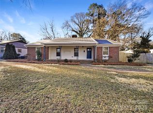 1005 Woodland Dr, Gastonia, NC 28054
