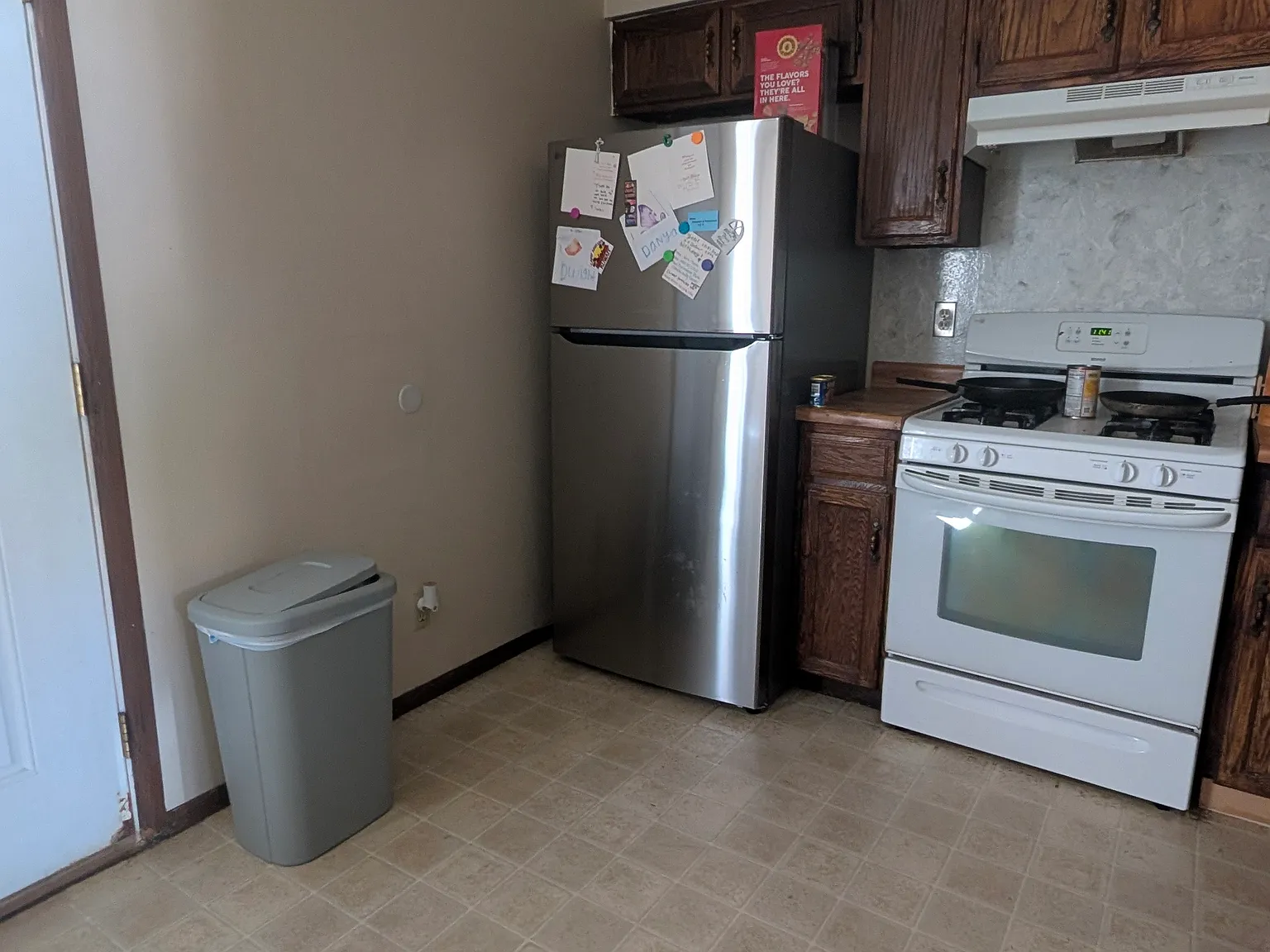 2 bed, 1.5 bath, 800 sqft, $995 — Photo 2