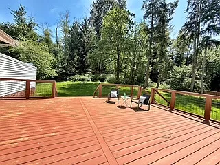 450 NE Riverhill Dr — Photo 19