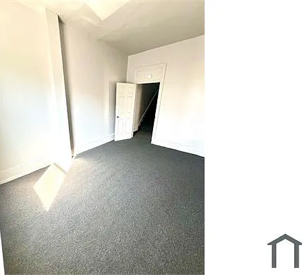 121 W Marshall St — Photo 11