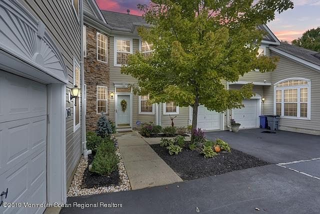 1st image of 160 Shinnecock Dr