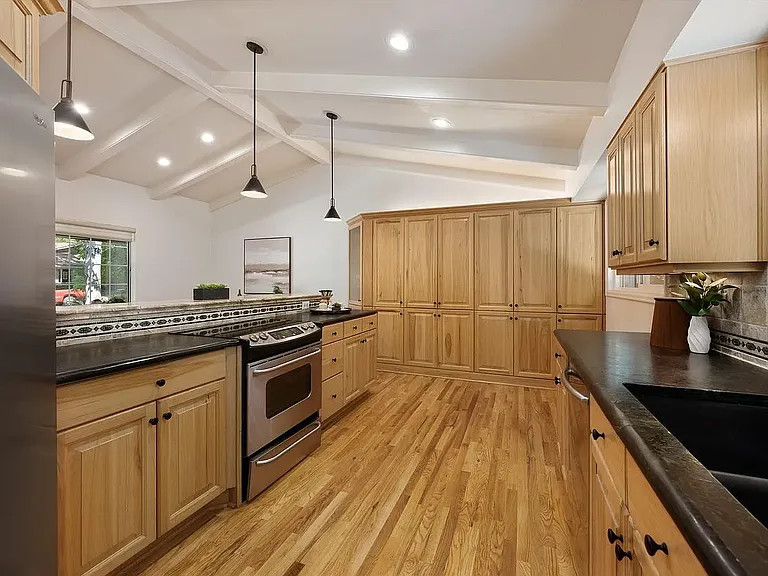 3242 Grovewood Dr — Photo 14