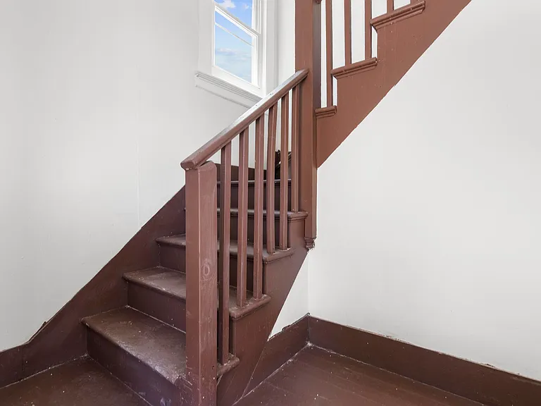146 Hobart St #2 — Photo 26