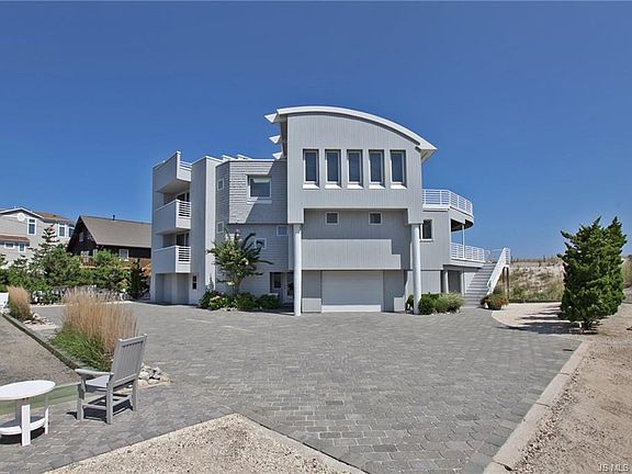 3rd image of 1073 Long Beach Blvd #C