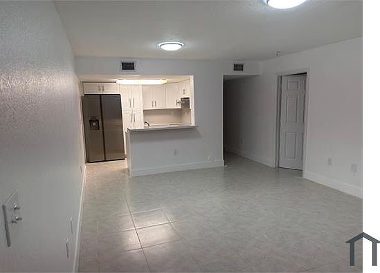 1st image of 960 NW 15th St APT 6