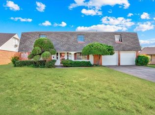 5932 NW 72nd Pl, Warr Acres, OK 73132