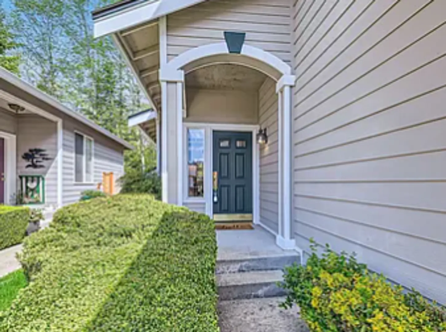 Charming 3-Bedroom Townhome in Edmonds — Photo 3
