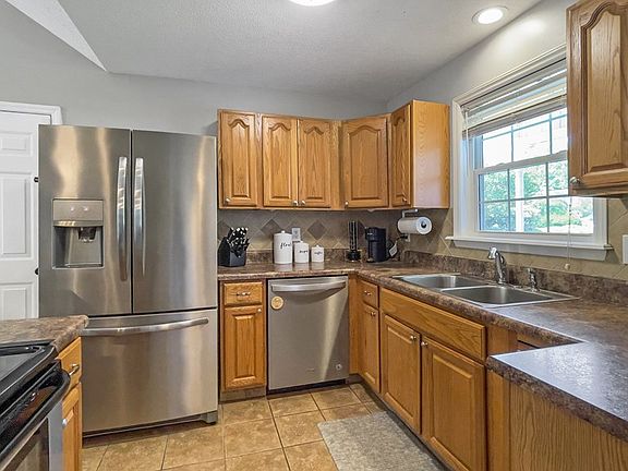 5th image of 105 Laurel Ridge Way