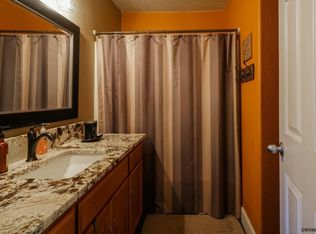 152 NW Howard Ln, Dallas, OR 97338
