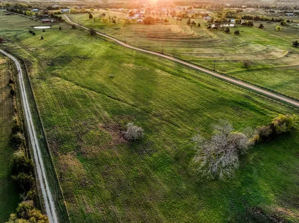 Tracts 10&11 Fieldcrest Ln, Burton, TX 77835